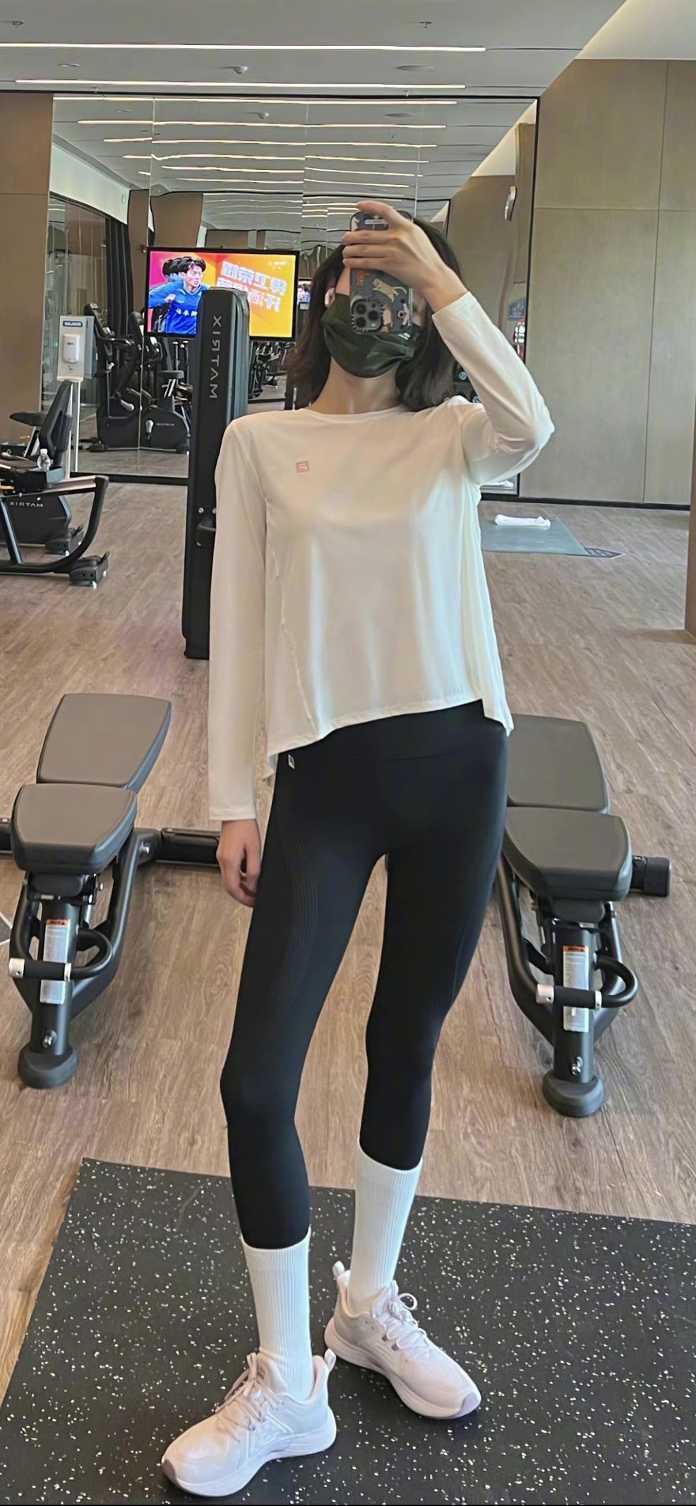 健身蜜桃臀裤_牛仔蜜桃臀健身弹力裤_健身房蜜桃臀腹肌训练计划