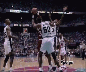 篮球控4期：保护球队篮板的第一人，NBA历史上最强的中锋是谁？