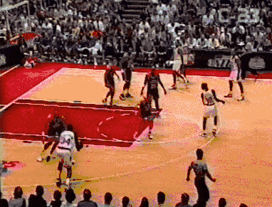 篮球控4期：保护球队篮板的第一人，NBA历史上最强的中锋是谁？