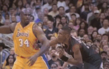 篮球控4期：保护球队篮板的第一人，NBA历史上最强的中锋是谁？