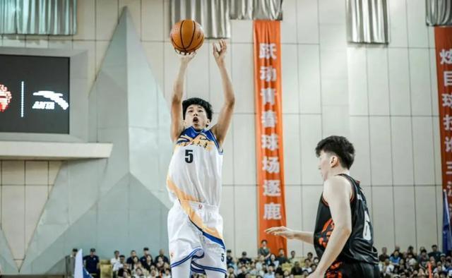 太原冠军篮球场_太原篮球冠军有哪些_太原篮球运动员