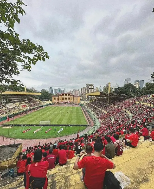 恒大足球队历届球员_恒大足球球员历史高清图片_恒大足球历史最高球员