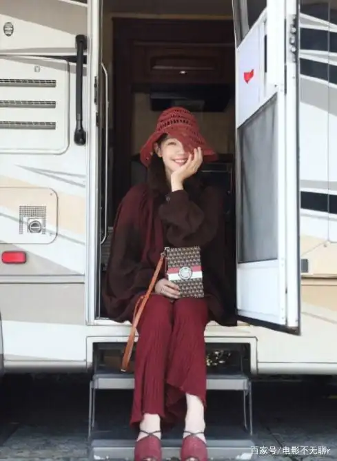 明星健身穿搭_明星同款健身服_女明星健身服照片