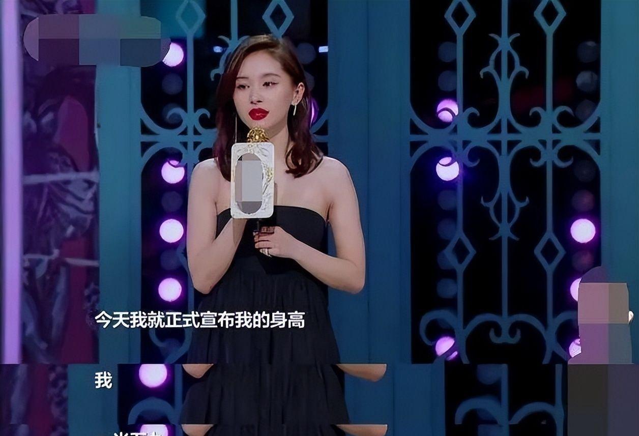 健身明星女图片_女明星健身服照片_明星健身穿搭