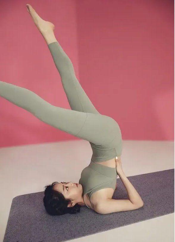 明星健身穿搭_健身明星女图片_女明星健身服照片