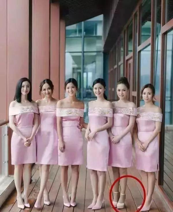 女明星健身服照片_明星健身穿搭_健身明星女图片