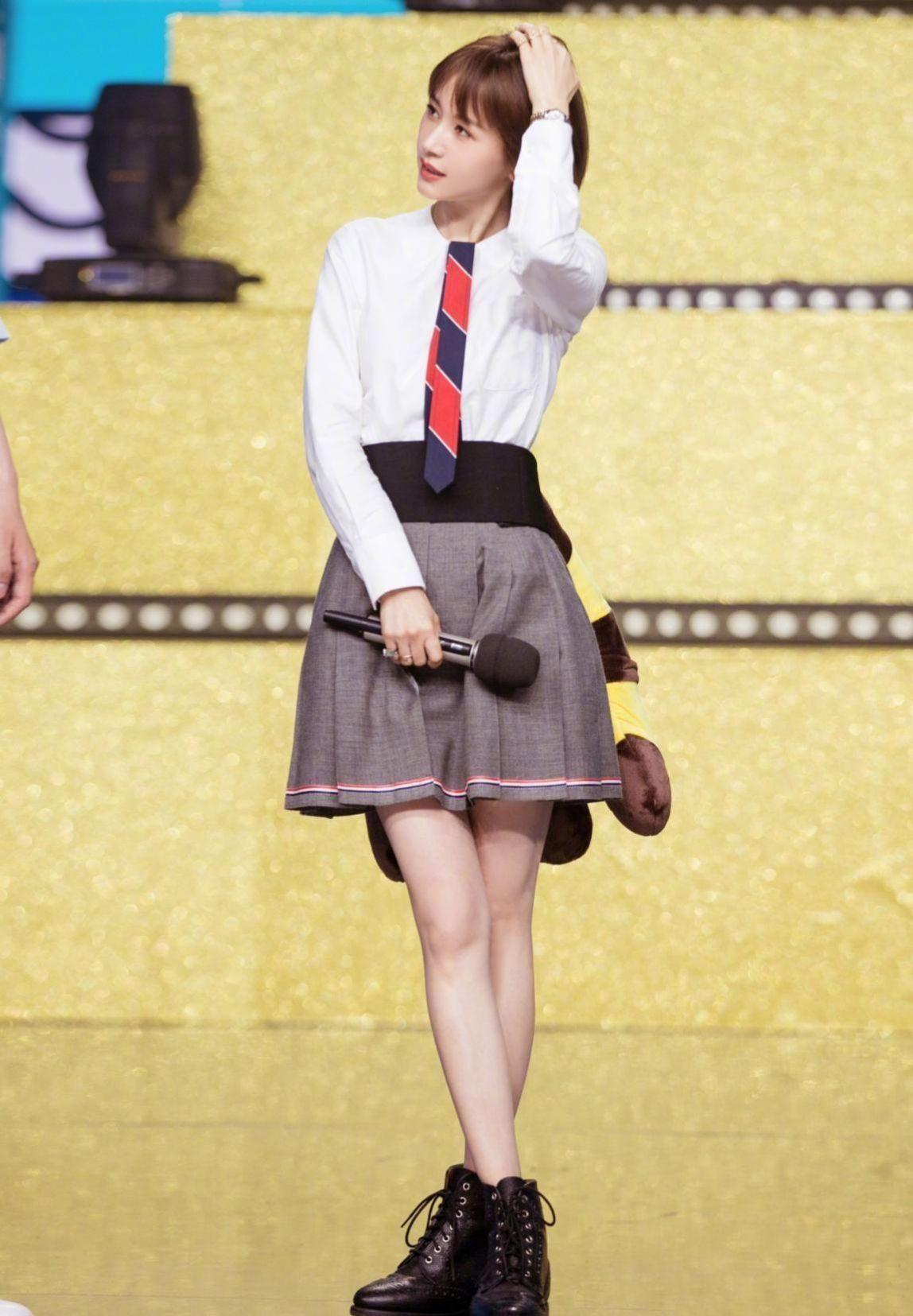 女明星健身服照片_明星健身穿搭_健身明星女图片