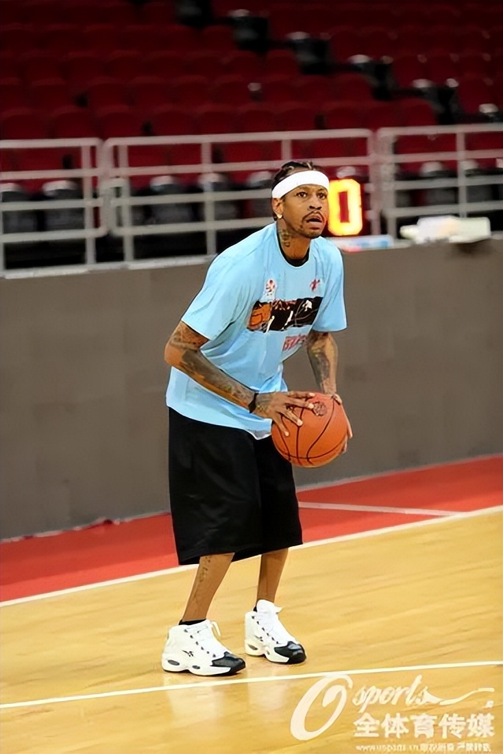 篮球冠军代言人是谁啊_代言篮球冠军人是谁_nba篮球代言品牌