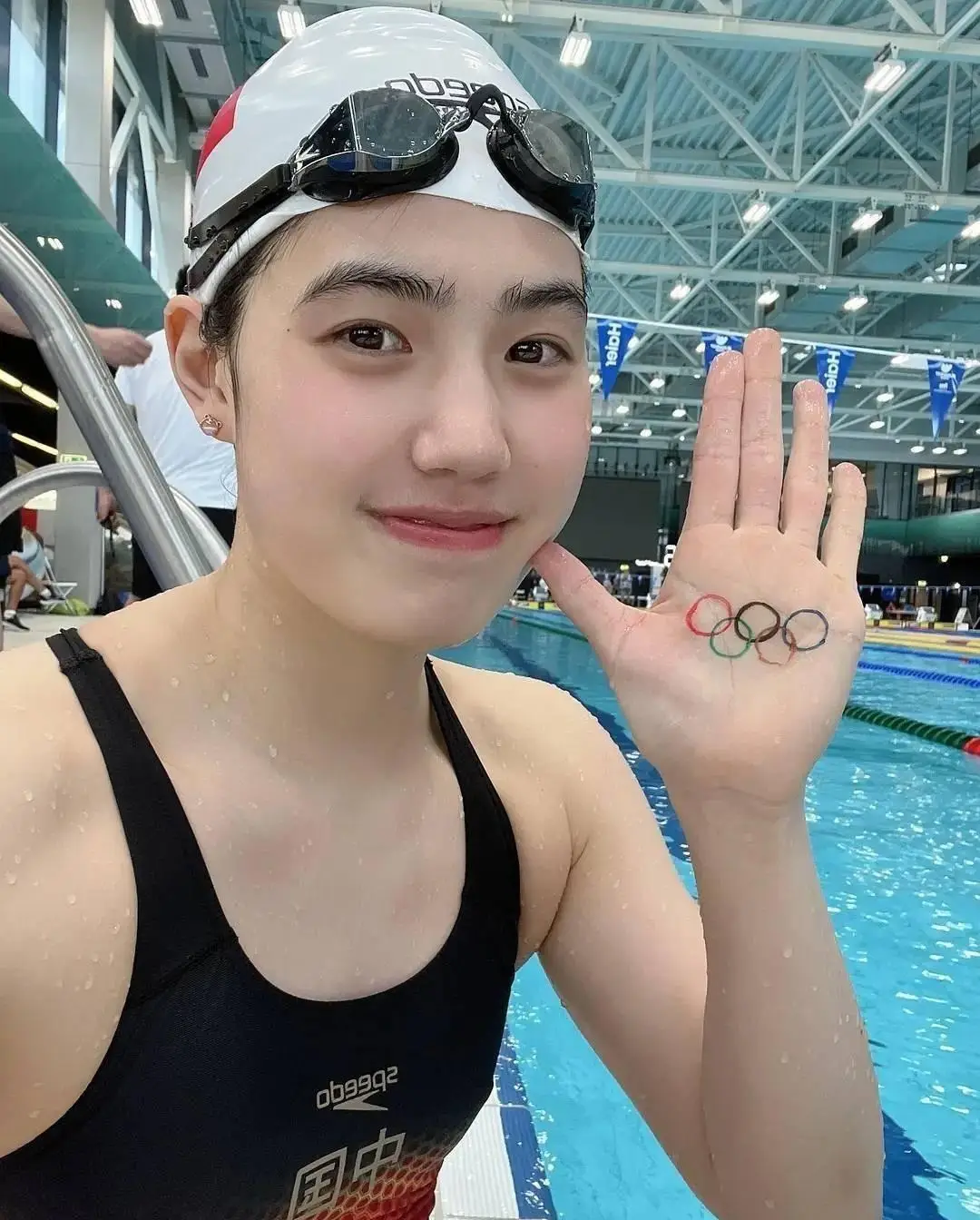 游泳冠军女2021_游泳冠军中国女选手有哪些_游泳选手冠军女中国有多少