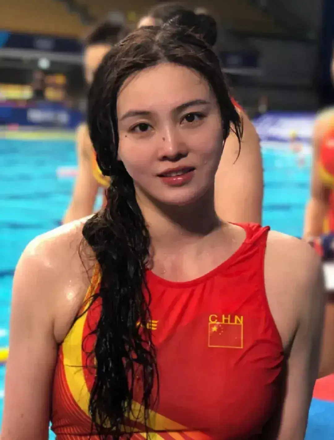 游泳选手冠军女中国有多少_游泳冠军中国女选手有哪些_游泳冠军女2021