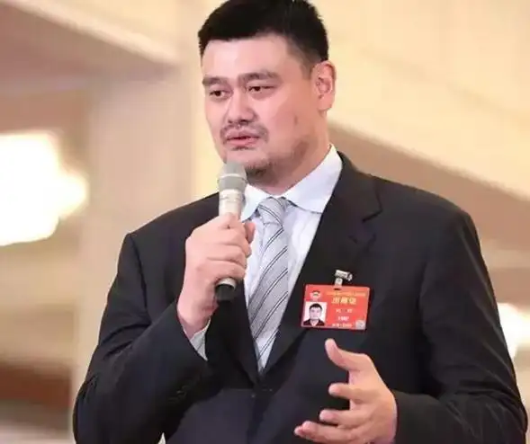 篮球得分榜历史排名_篮球分几分球视频大全_篮球大分小分历史结果