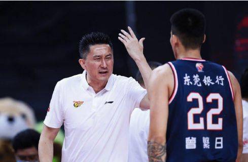 广东宏远篮球队冠名_21年广东宏远篮球冠军_广东宏远篮球运动员